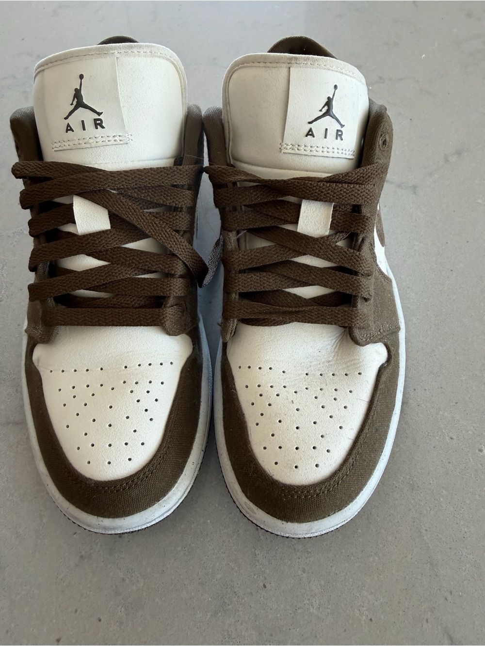 Jordan Low-Top, size 7, cream/olive